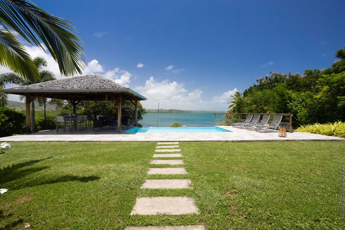Location villa Martinique - Jardin vue mer